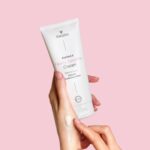 Essence Peony Sparkle Cream Веган крем за ръце и тяло с божур и злато - Image 2