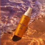 Essence Black Orchid With Pink Pepper Mist Веган спрей за коса и тяло с черна орхидея и златни частици - Image 2